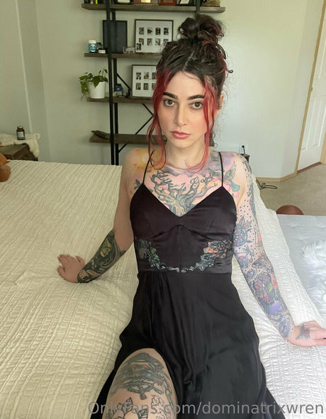 thewickedwren hot model picture