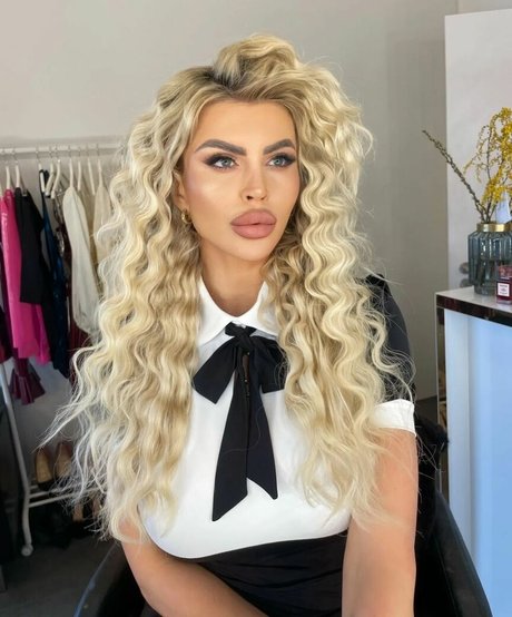 Lela Ceterova erotic pornstar photos