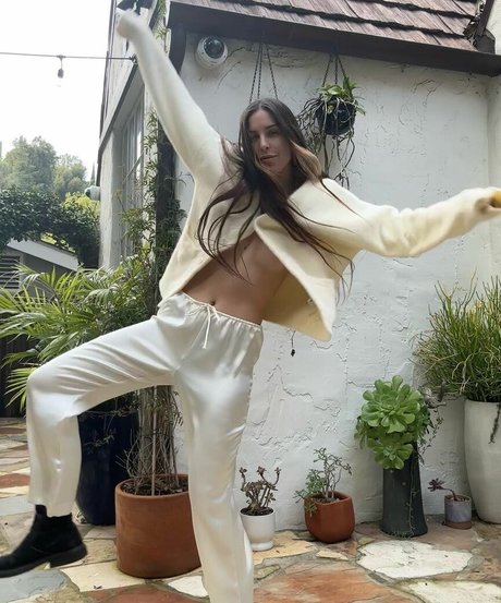 Scout LaRue Willis art model images