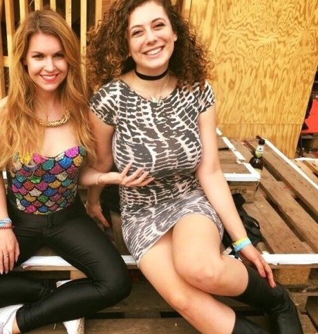 Leila Lowfire sexy star archive