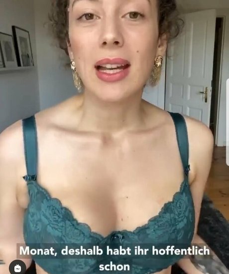 Leila Lowfire xxx model photo