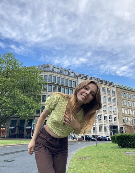 moon less high quality model gallery