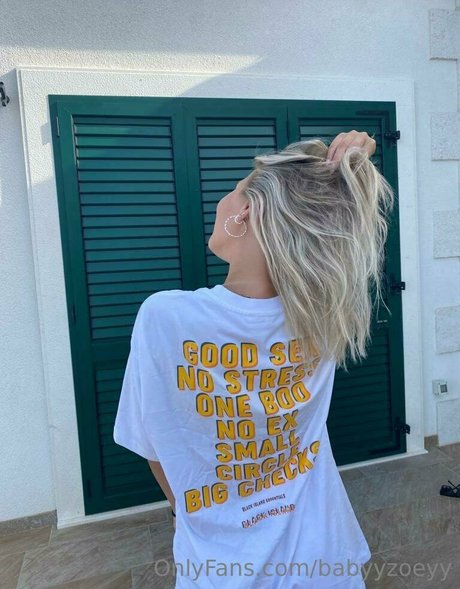 babyyzoeyy beautiful star photo