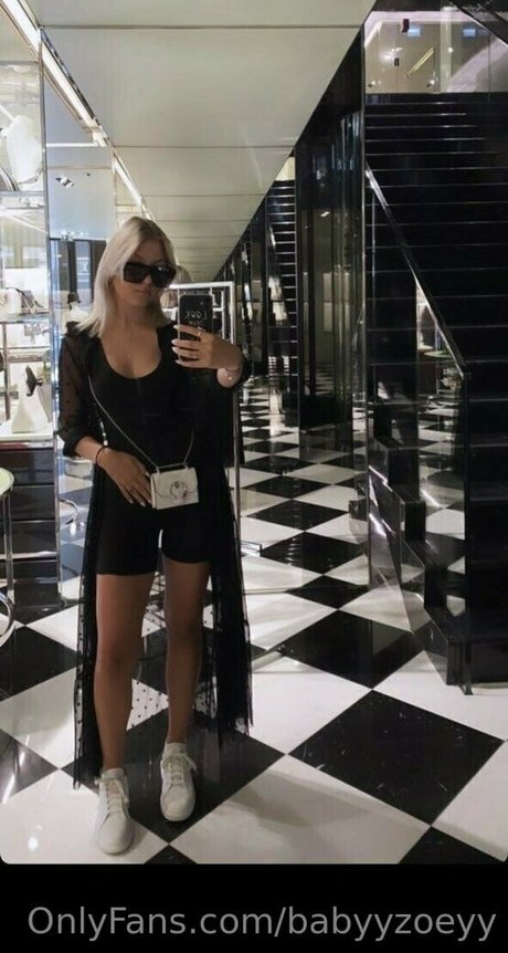 babyyzoeyy hd actress images