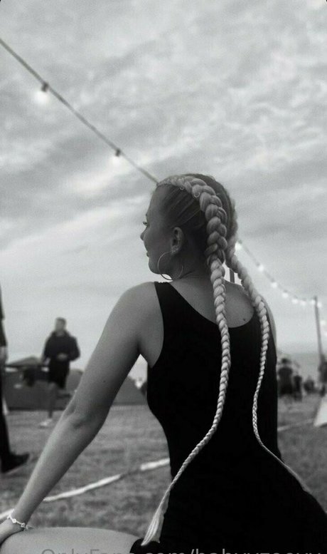 babyyzoeyy sexy model picture