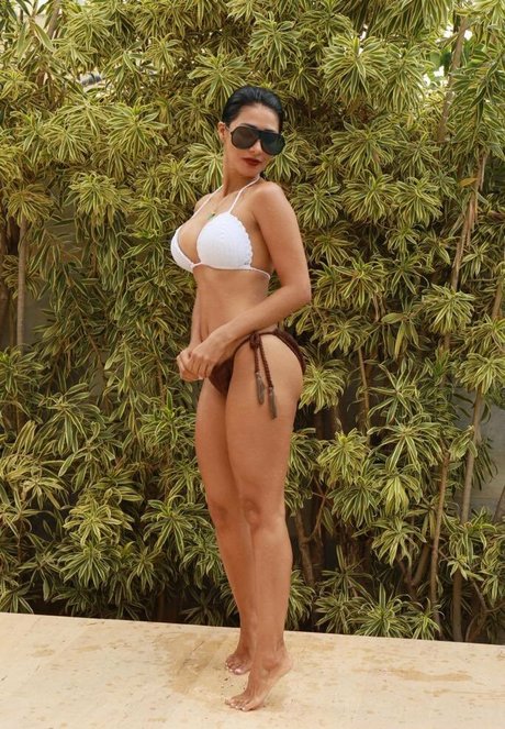 Simone E Simaria pretty model photos