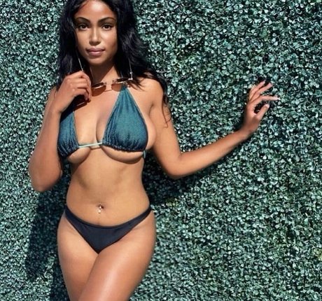 Sophia Cardinez star erotic image