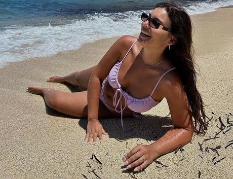 Debora Tanzo sexy pornstar images