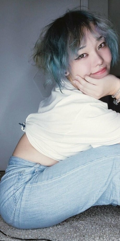 haruphine model top pic