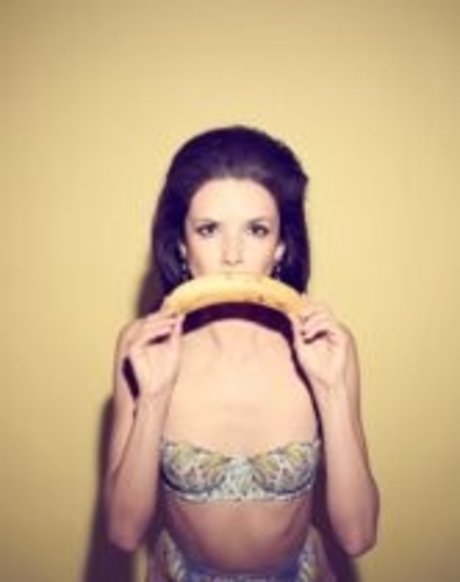 Alice Greczyn star top pic