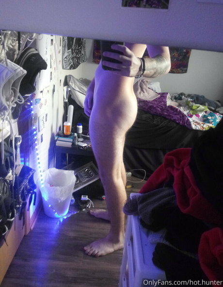 hot hunter nudes model photos