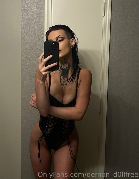 demon d0llfree hot model image