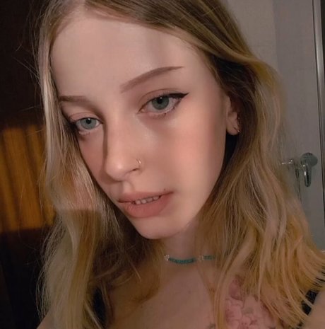 Agnese Innocente star adult gallery