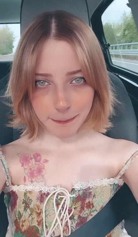 Agnese Innocente hot pornstar gallery