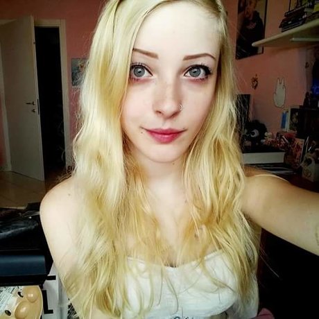 Agnese Innocente model beautiful pictures