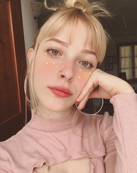 Agnese Innocente pornstar naked gallery