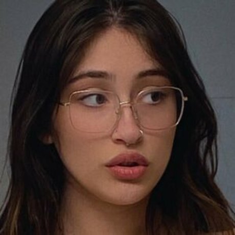 Giorginuh model hot img