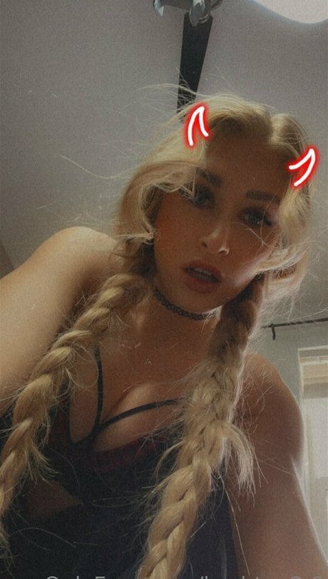 kashton2 0 erotic actress img