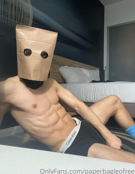 paperbagfree nudes model picture