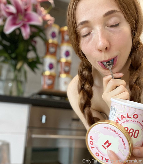 redbuns pornstar exclusive pics