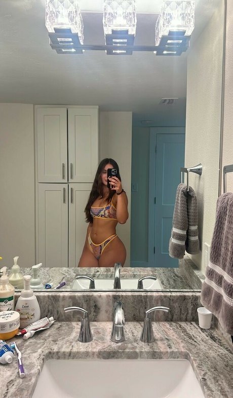 Makayla Mcquoid model perfect image