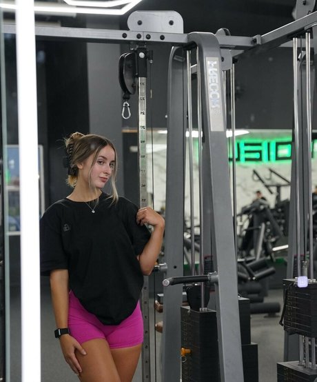 Makayla Mcquoid model high quality photo