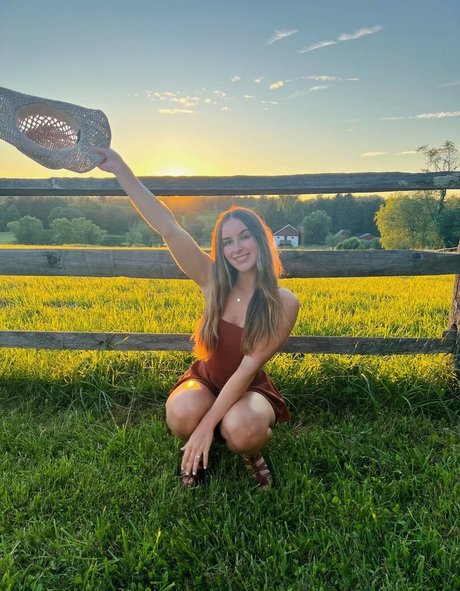 Makayla Mcquoid exclusive star photo