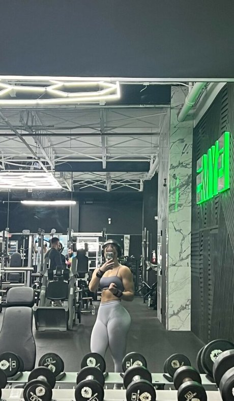 Makayla Mcquoid sex model image