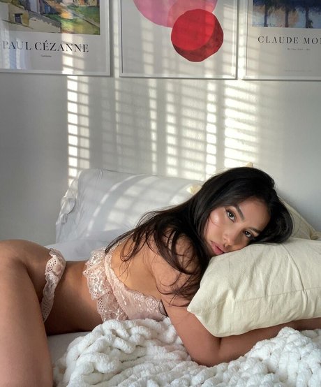 Melissa Estrella model sexy images