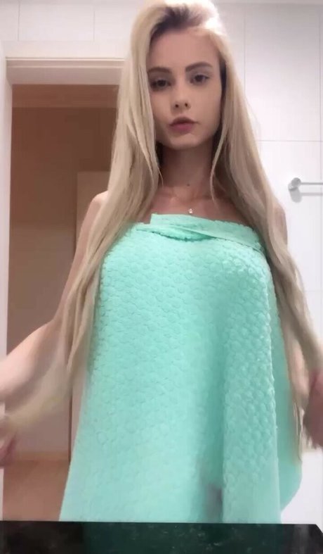 Sabrina De Martini art model image