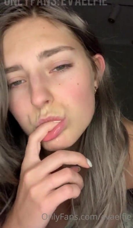 EvaElfie free pornstar image