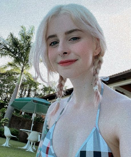 Gabi Cattuzzo xxx model img