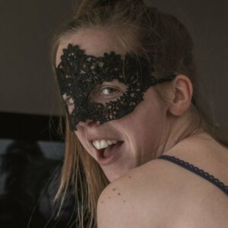 MysteriousHotWife422 star hot img