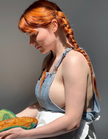 YourLittleRedhead hot pornstar images