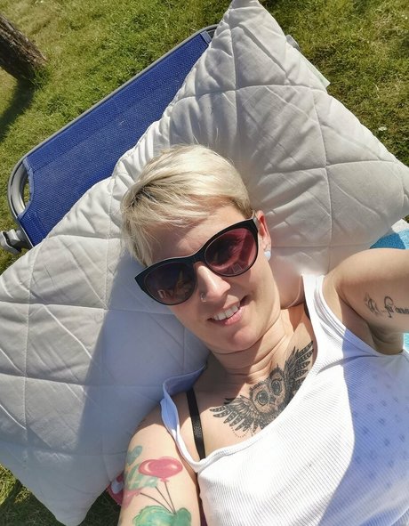 famez de exclusive pornstar photo