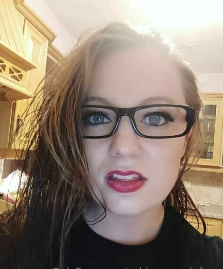 ashleymerwinfree model hot photos