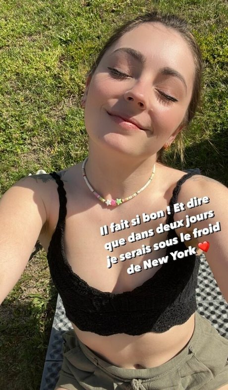 Roxane ASMR star hot pic