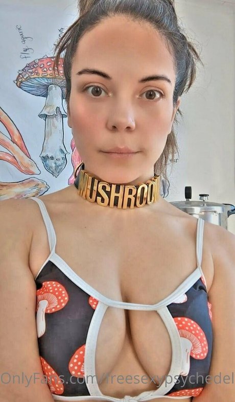 freesexypsychedelic nude model gallery