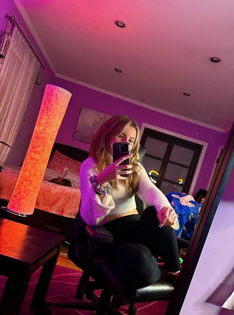 Vkunia naked star photo