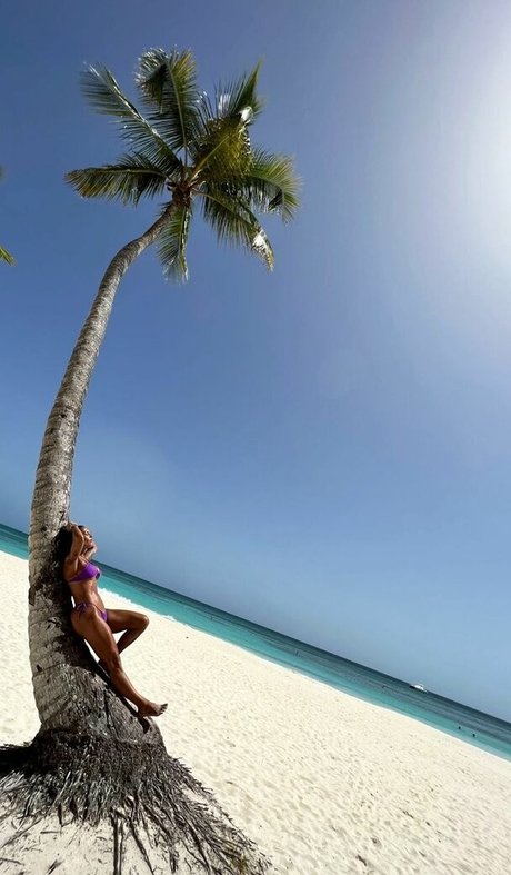 Lorena Castell sexy star archive