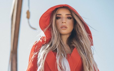 Lola Indigo model perfect galleries