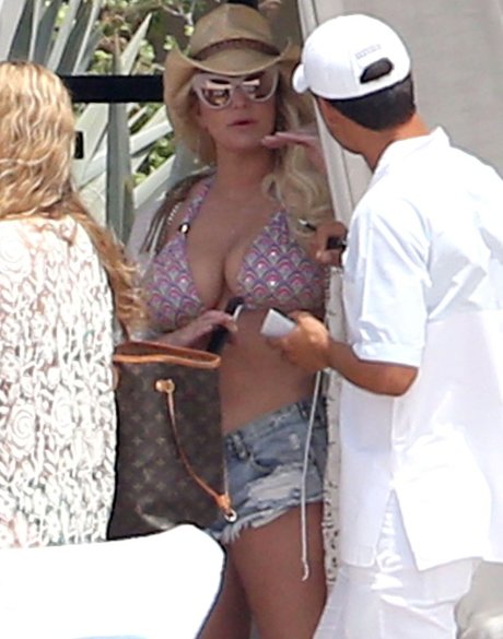 Jessica Simpson nude pornstar photos