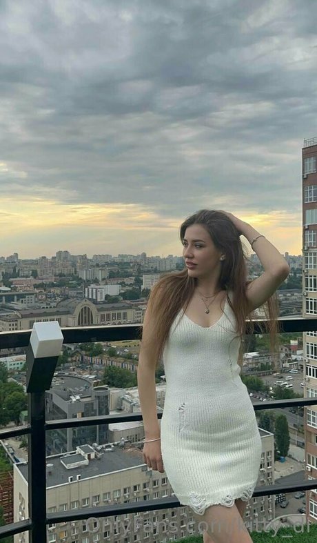 kitty di model nude pics