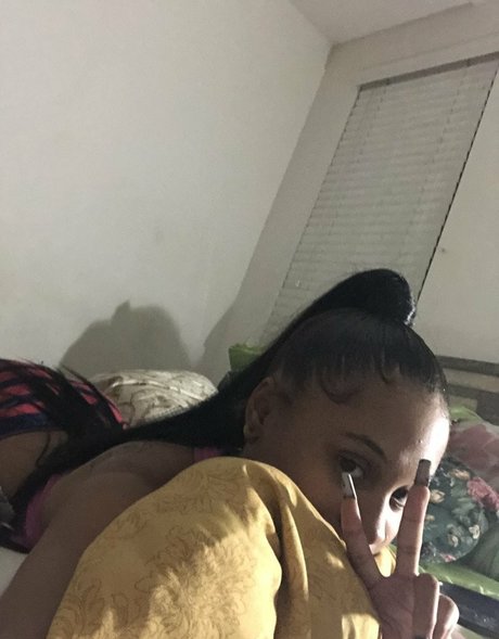 officiallyariaa top actress images