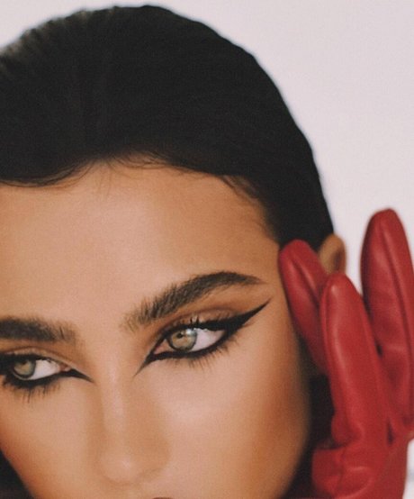 Elisha and Renee Herbert star adult image