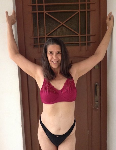 aloneruth top actress image