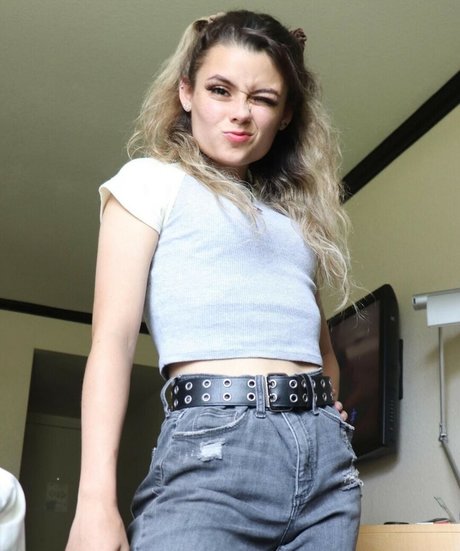 Mally Mouse star photo