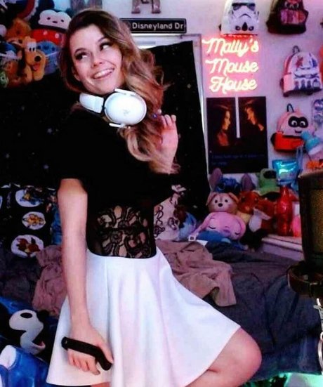 Mally Mouse sex model galleries