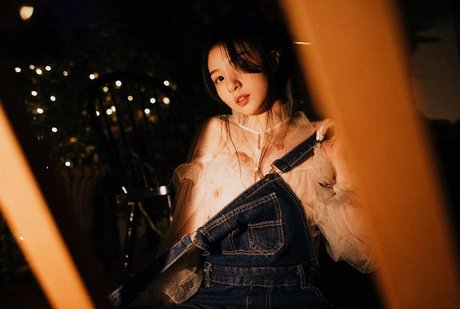 Helenhmy model naked photo