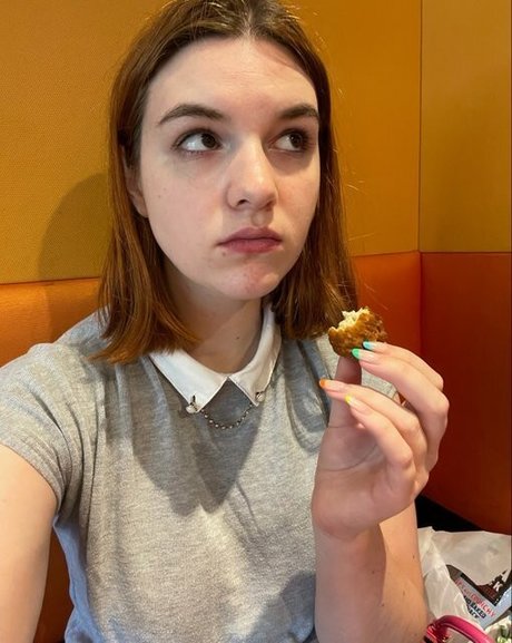 Sarah Z nude star img